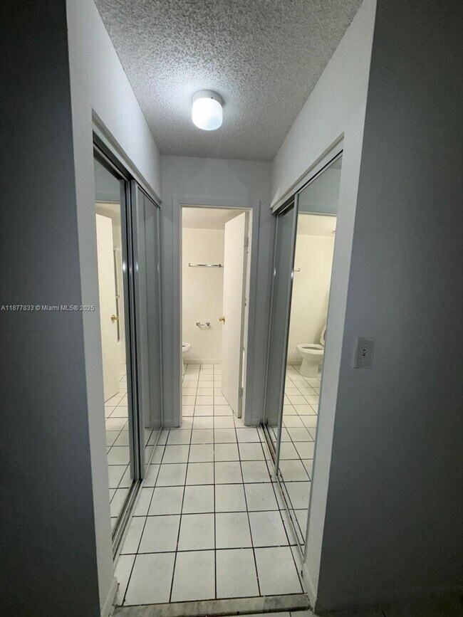 Building Photo - 3396 Foxcroft Rd