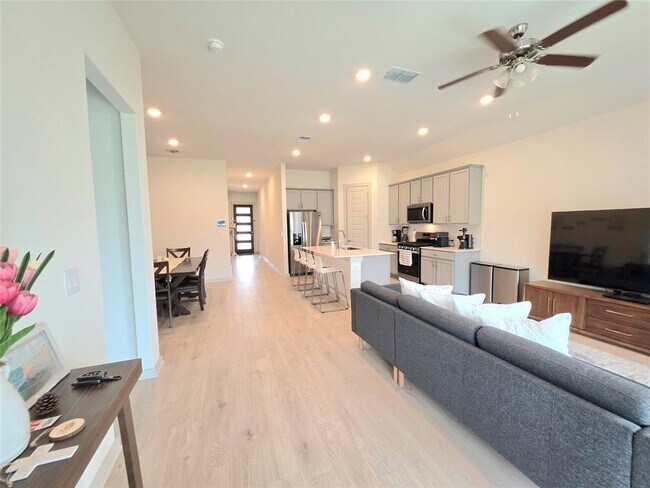 Building Photo - 2041 Rosin Jaw Walk