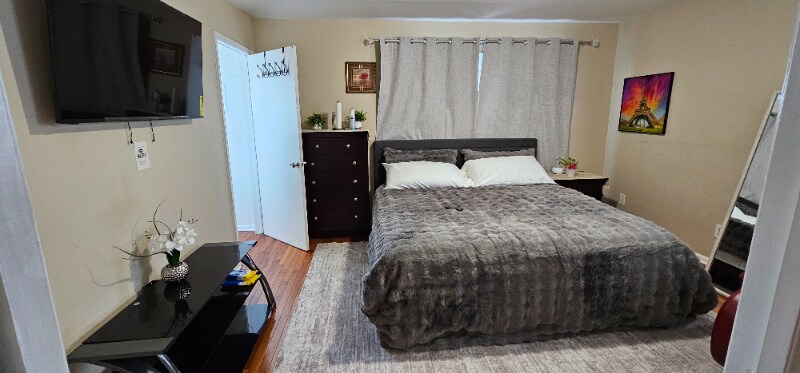 Building Photo - 312 Bond St