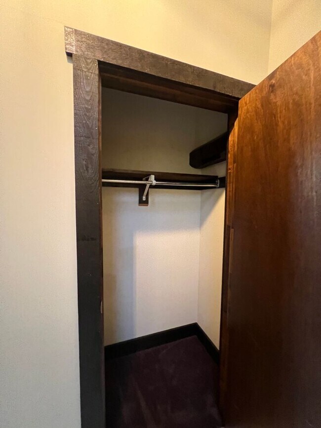 Building Photo - Downtown Apartment Carlisle Hidden Gem.