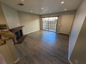 Building Photo - 10170 Palm Glen Dr