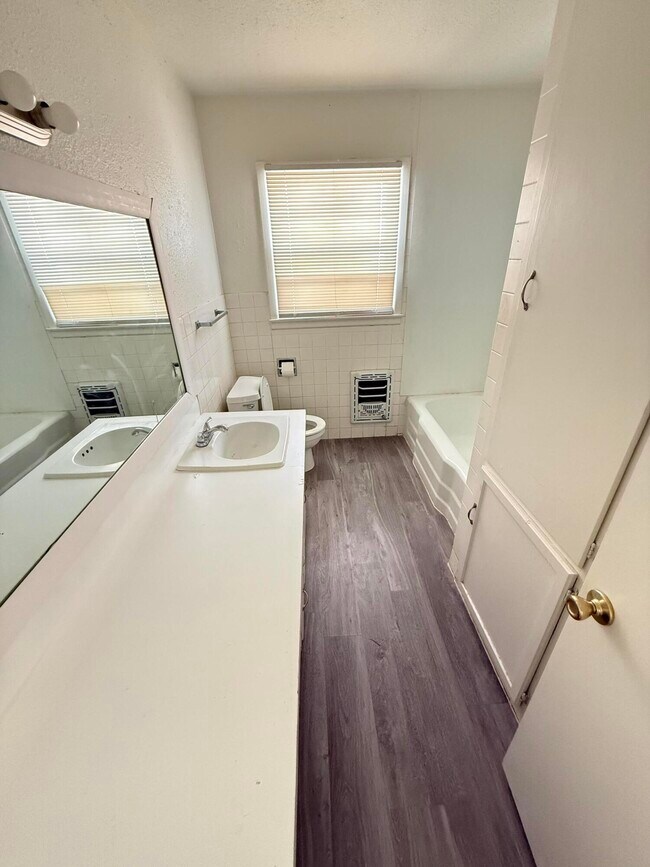 Building Photo - 2609 42nd St