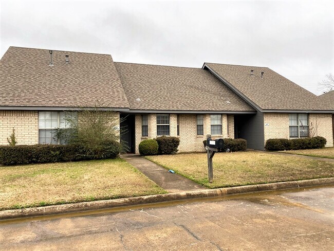 Primary Photo - 3415 Miller Pl