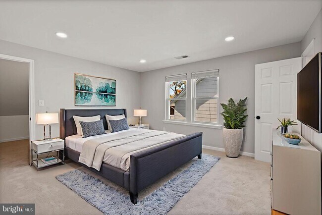 Building Photo - 3809 W Cold Spring Ln