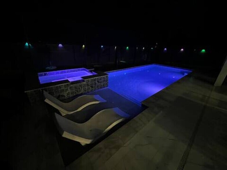 Building Photo - Beautiful 2 Bedroom 2 Bath In Naples