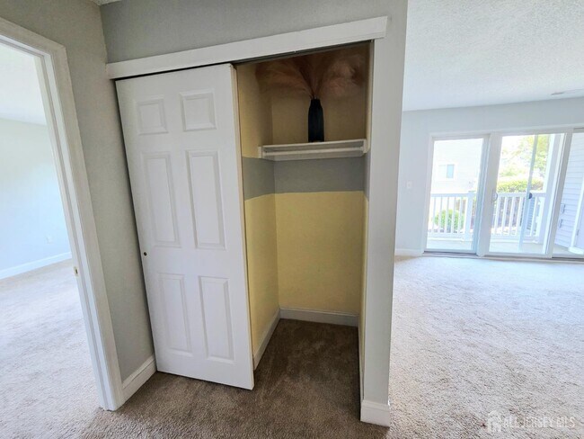 Building Photo - 8113 Tamarron Dr