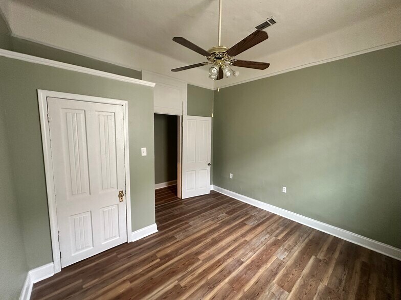 2nd bedroom - 2330 Ursulines Ave