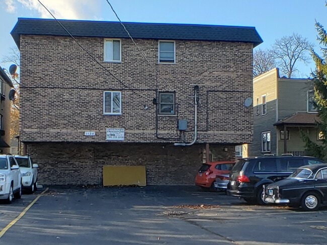 Building Photo - 1124 Dunlop Ave