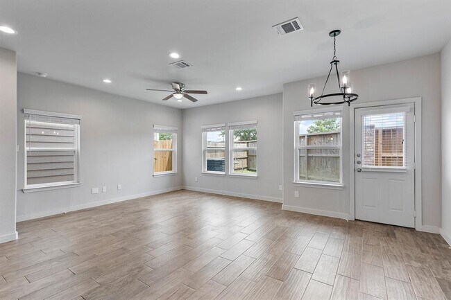 Building Photo - 15010 Eagle feather ct.