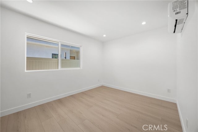 Building Photo - 6944 Amestoy Ave