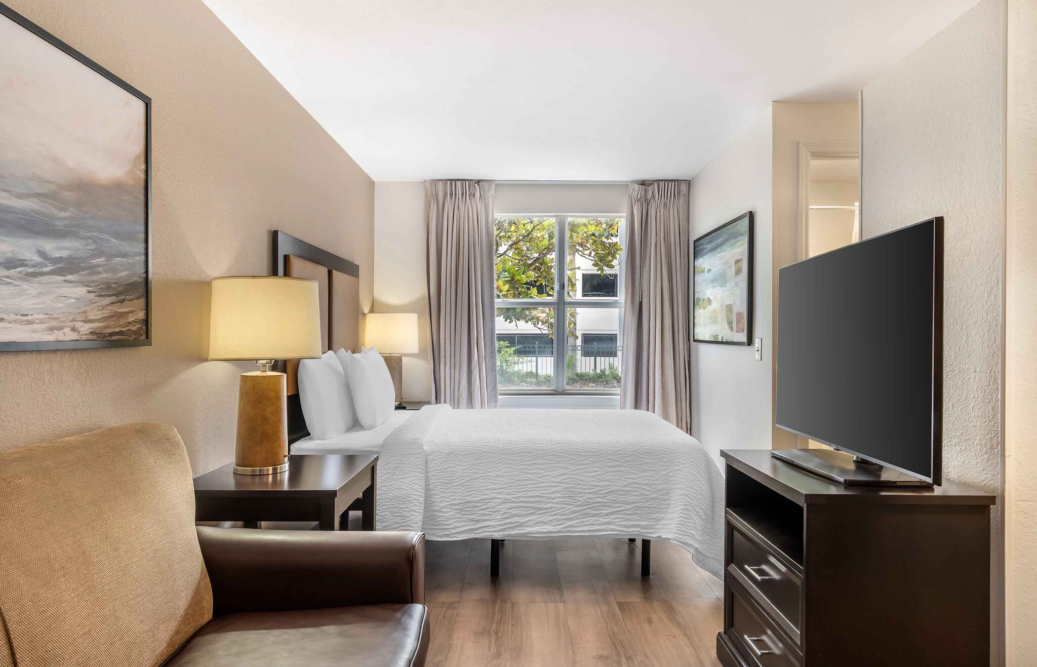 Building Photo - Furnished Studio-Tampa - Airport - N. Westshore Blvd.
