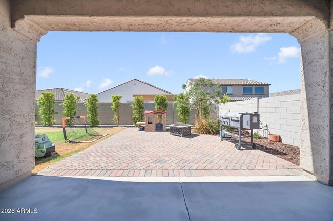 Building Photo - 17605 W Medlock Dr