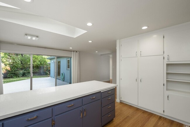 Building Photo - 22 Brennfleck Ave