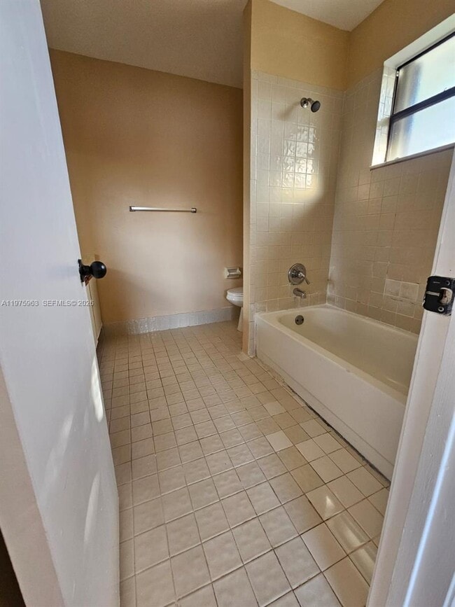 Building Photo - 11616 NW 35th Ct