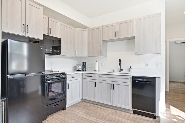 Building Photo - 2115 Hummingbird Wy