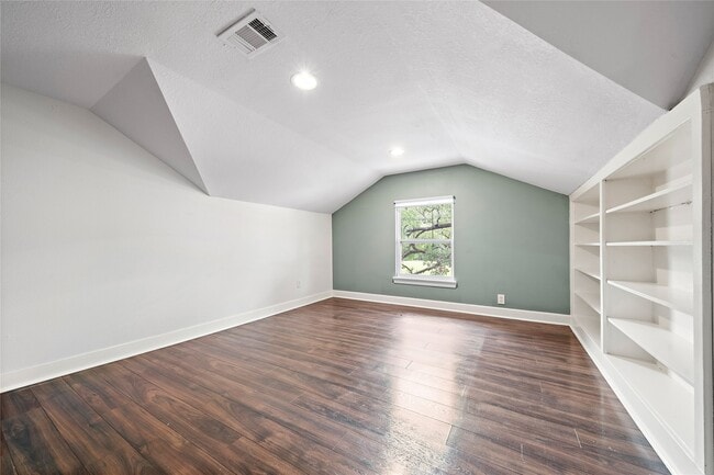 Building Photo - 2413 Emancipation Ave