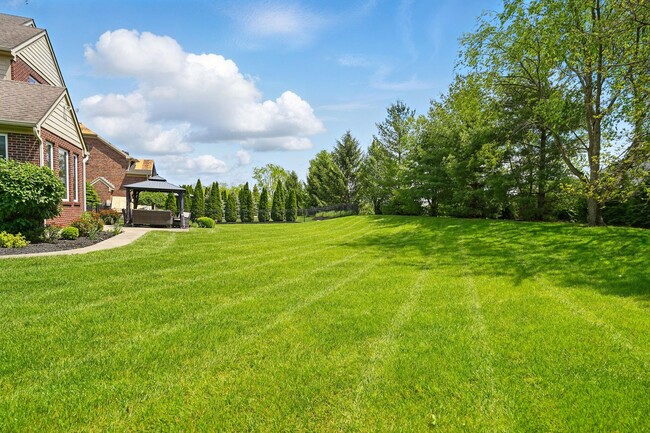Building Photo - Five Bedroom House in Deerfield Township!