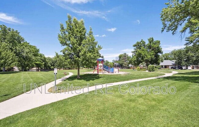 Building Photo - 12132 E Amherst Cir