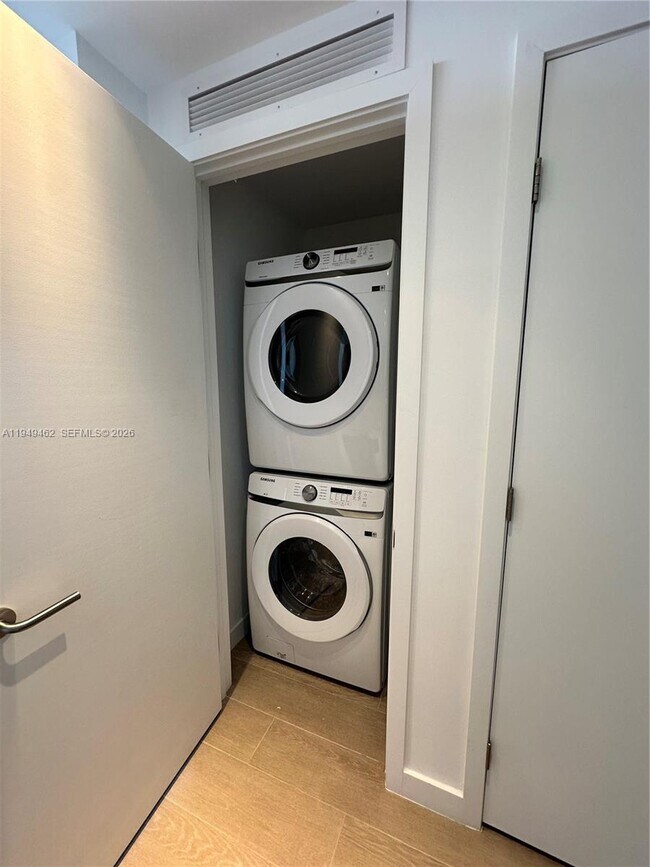 Building Photo - 500 Alton Rd