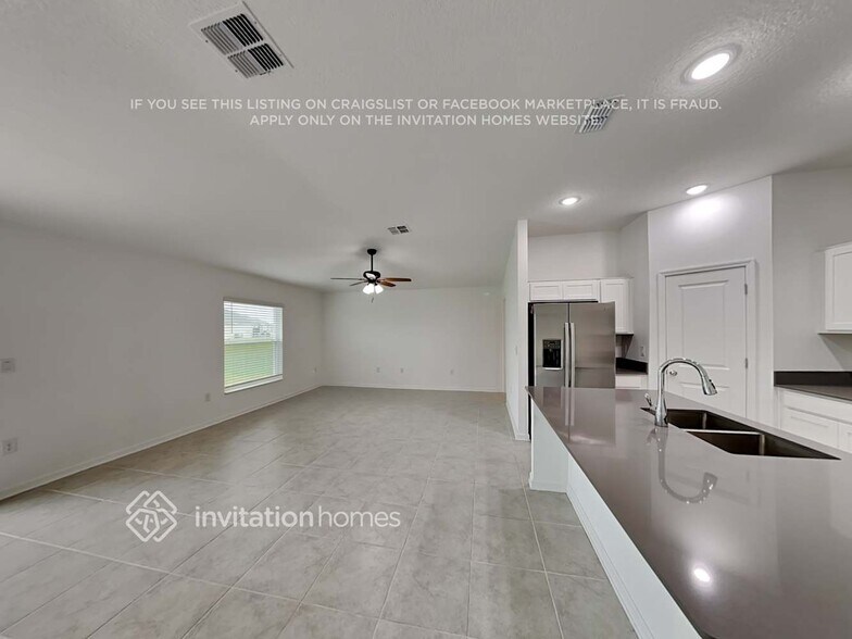 Building Photo - 4330 Holstein St