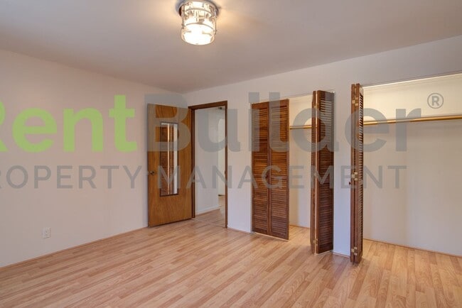 Building Photo - SCHEDULE YOUR SHOWING TODAY