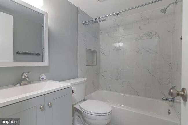 Building Photo - 3356 Woodburn Rd