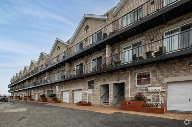 Building Photo - Pennyfield Estates