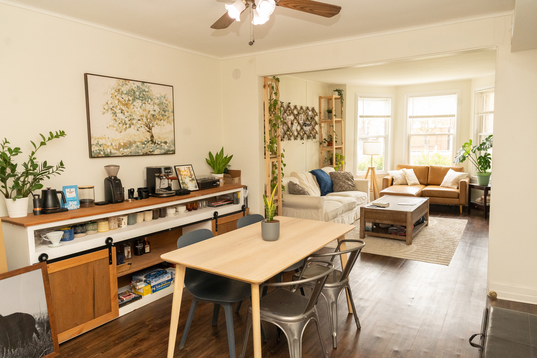 Dining room - 3350 W Cuyler Ave