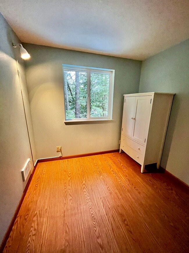 Building Photo - Peaceful Forest Retreat Close to Silverdale