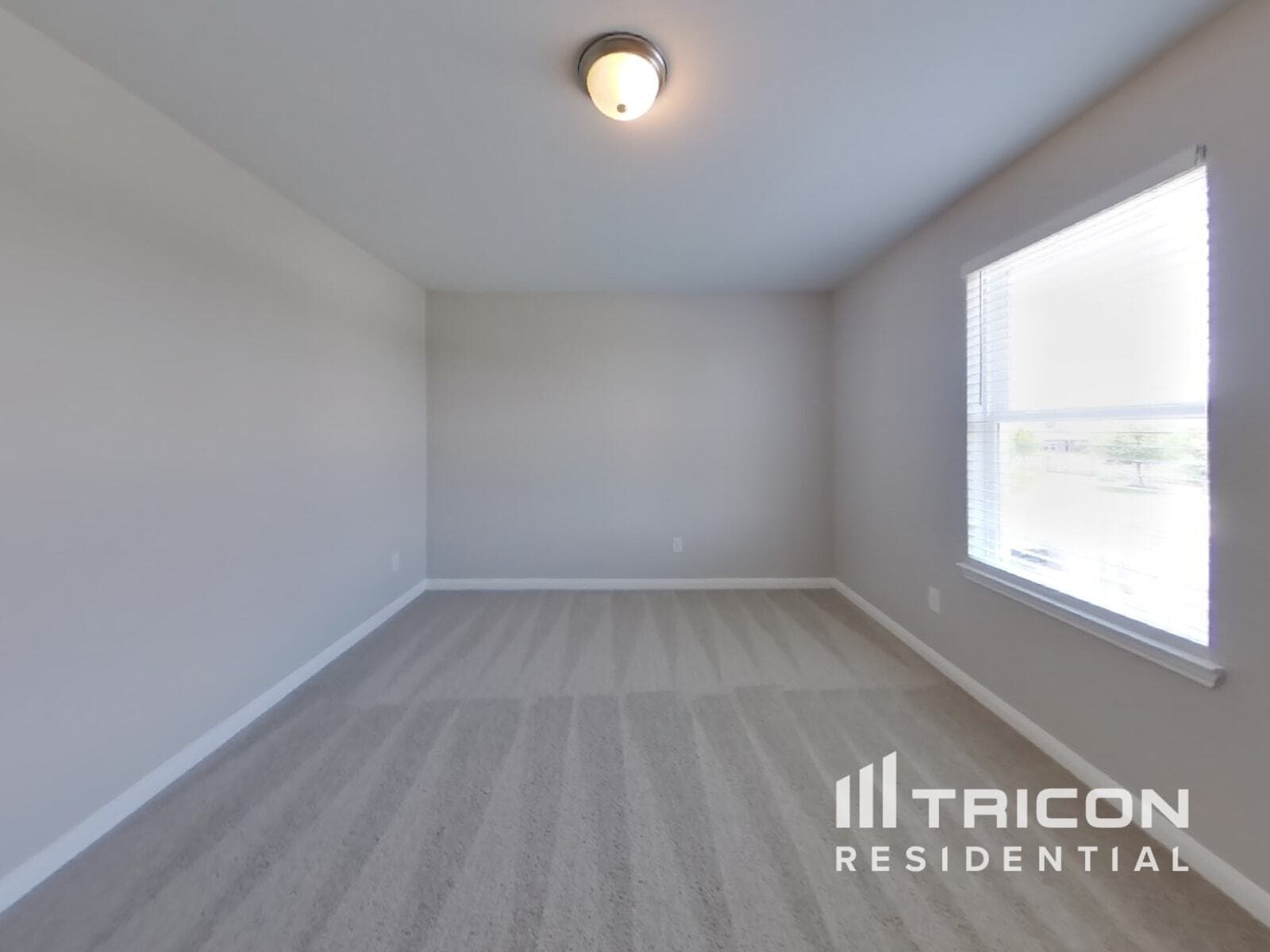 Building Photo - 10930 Hillside Creek Dr