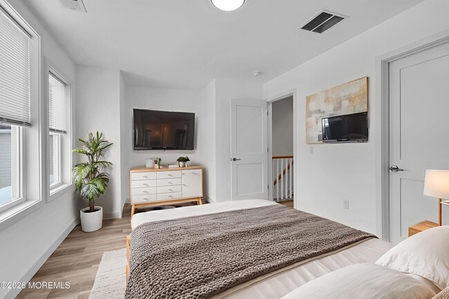 Building Photo - 45 Borden Ave