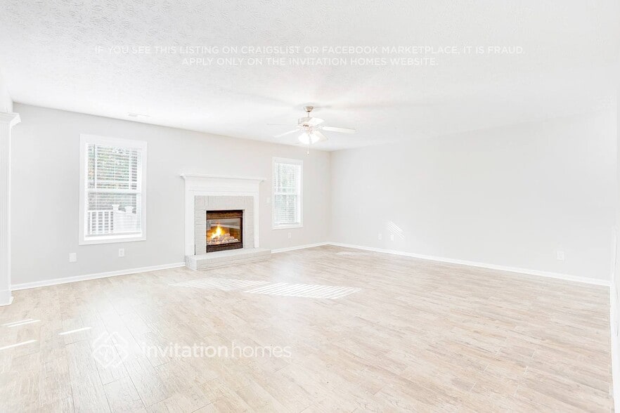 Building Photo - 702 Sycamore Dr