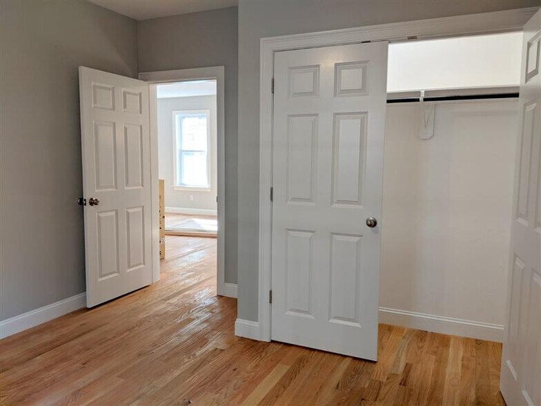 Building Photo - 16 Bowen Ave