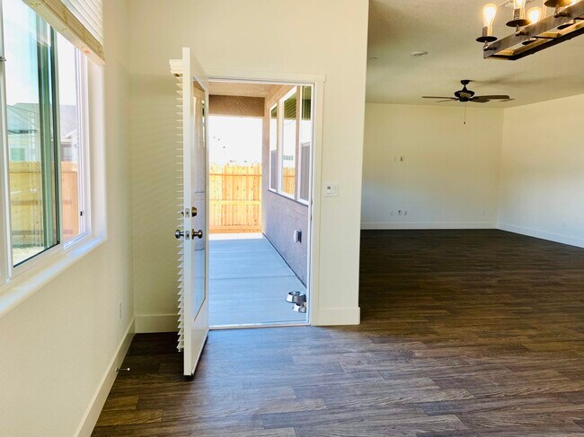 Building Photo - 2446 Cortes Dr