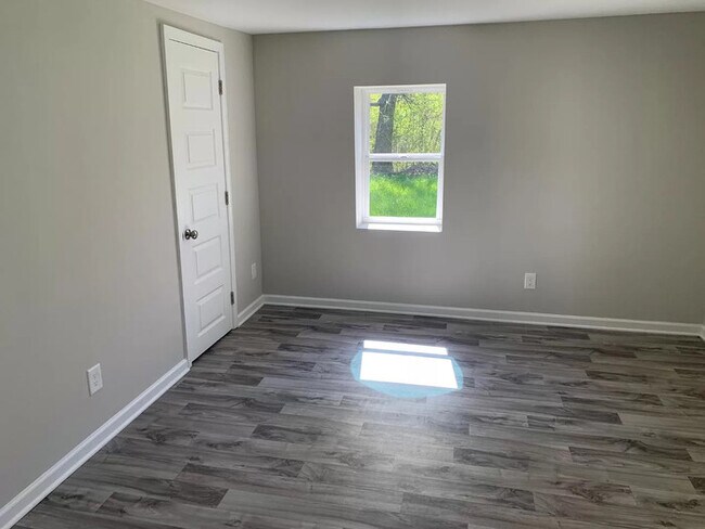 Building Photo - 2338 Pope Ave.