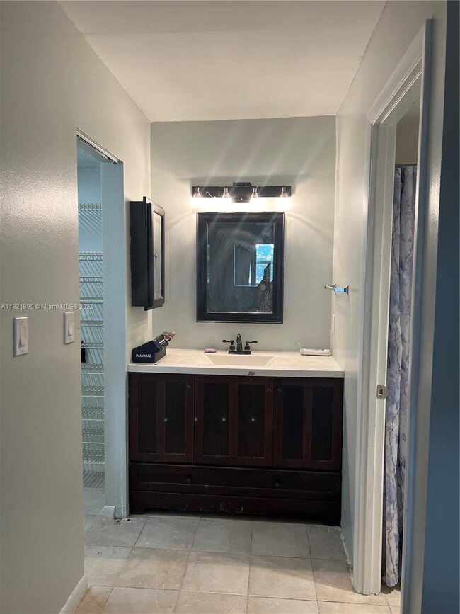 Building Photo - 3300 Spanish Moss Terrace
