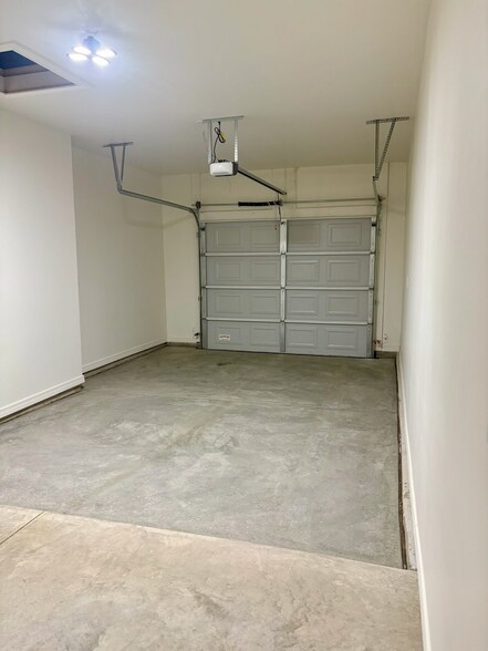 Building Photo - 11075 Tierra Santa Dr