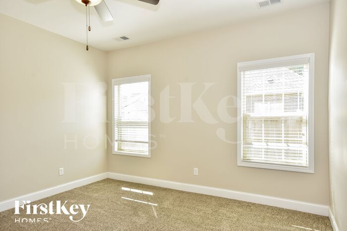 Building Photo - 1010 Azalea Ct