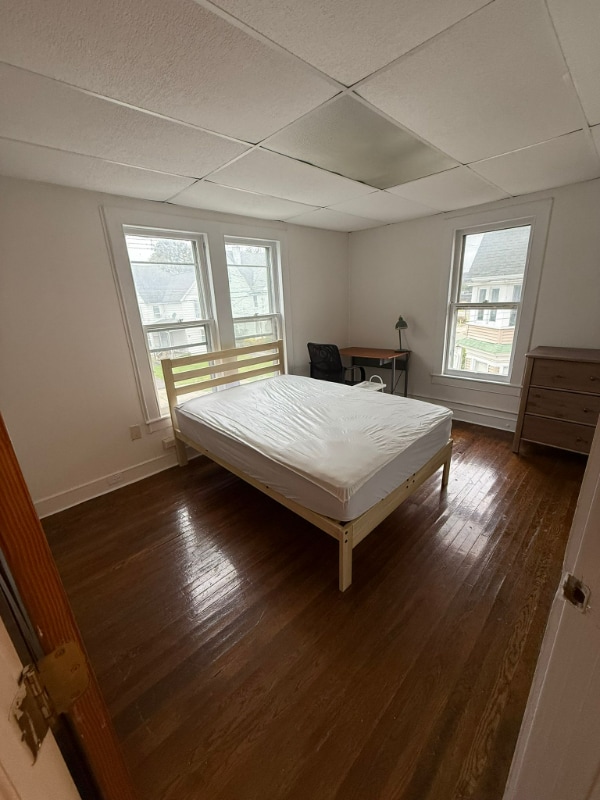 Building Photo - 48 Clarke St