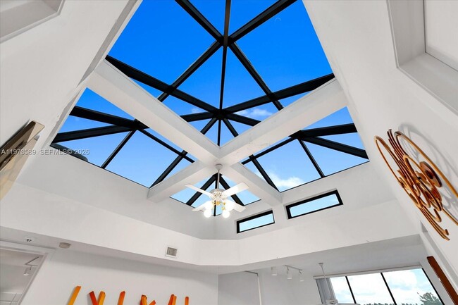 Building Photo - 279 N Hibiscus Dr