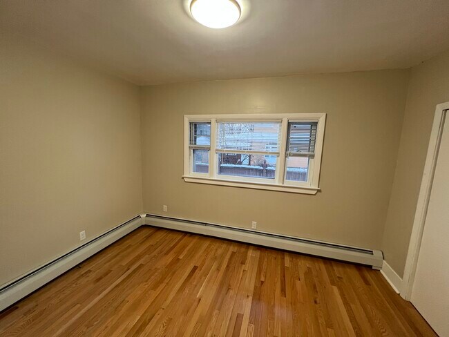 Bedroom - 136 Hall St