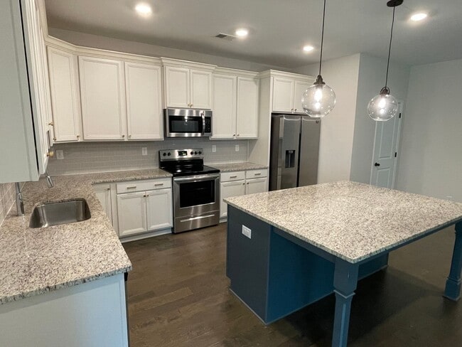 Building Photo - 222 Palisade Rdg