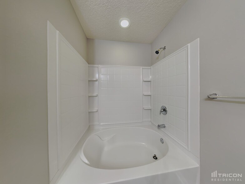 Building Photo - 8675 Julia Marie Cir