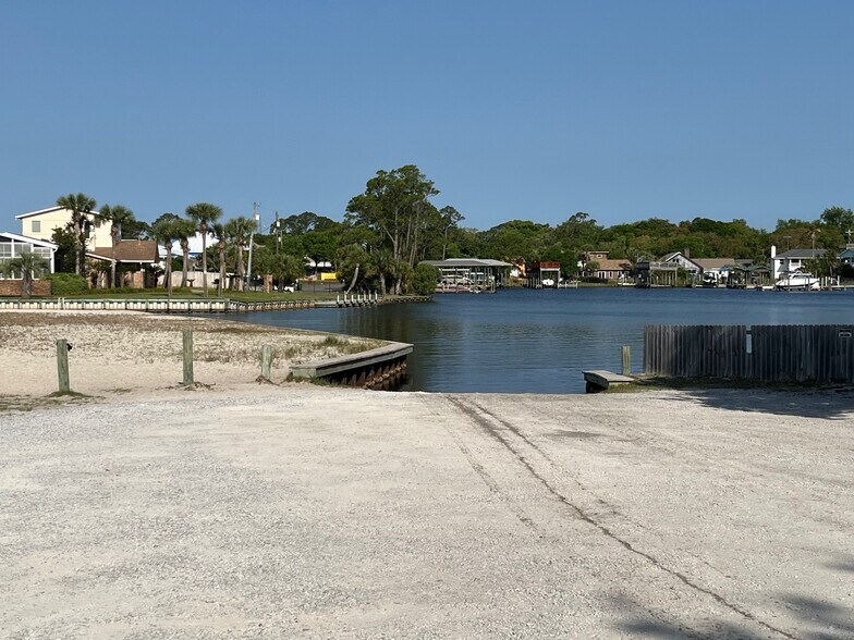 Waterfront park - 27 6th St