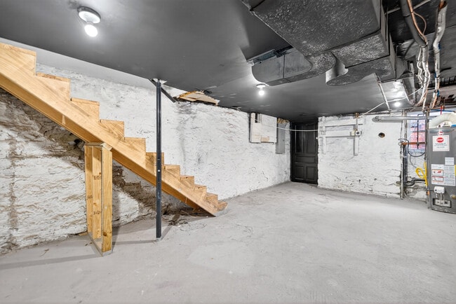 Building Photo - 517 Armandale St