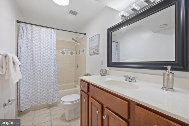 Building Photo - 17105 Amity Dr