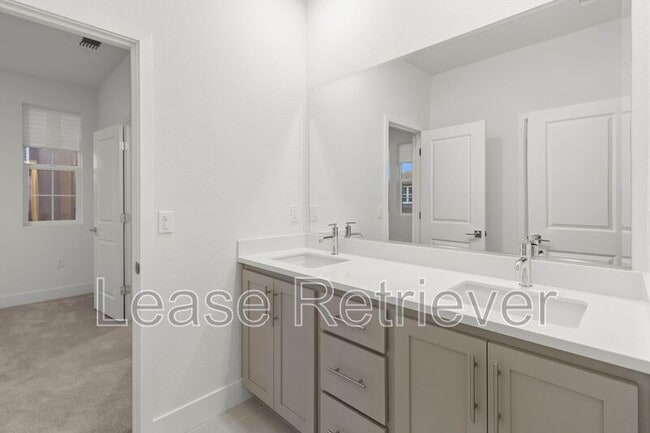 Building Photo - 1909 Ariana Pl