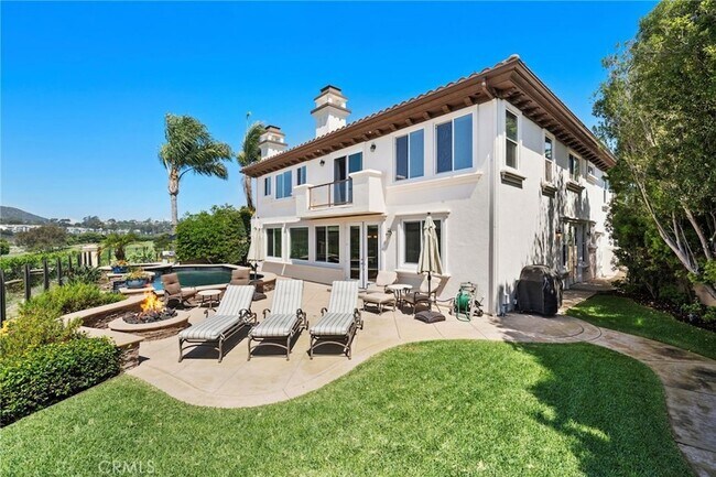 Building Photo - 15 Vista Cielo