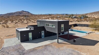 Building Photo - 3460 Stonehill Ave
