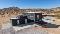 Building Photo - 3460 Stonehill Ave